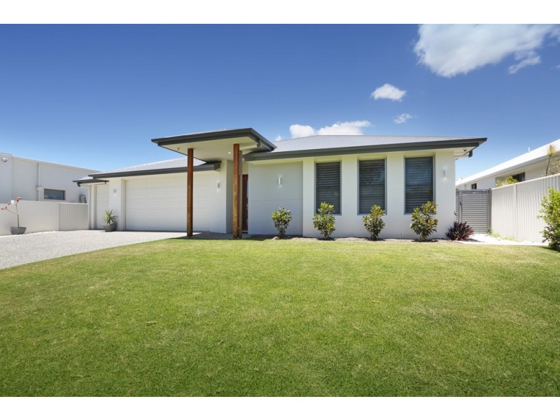18 Westholme Circuit, Pelican Waters QLD 4551