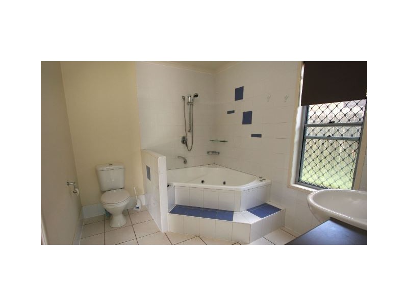 432 Oceanic Drive South, Wurtulla QLD 4575