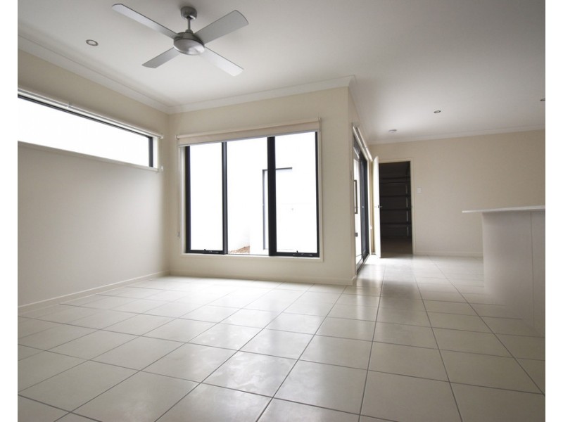 12 Pamphlet Place, Palmview QLD 4553