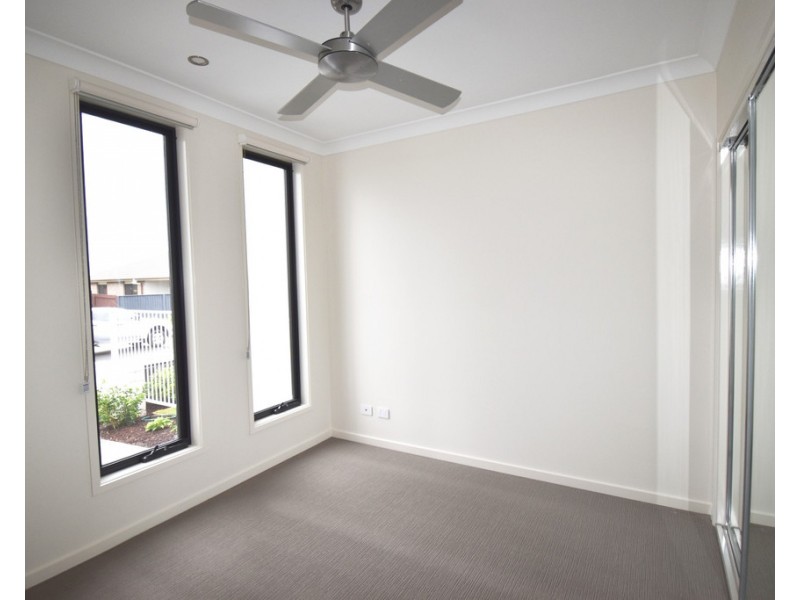 12 Pamphlet Place, Palmview QLD 4553