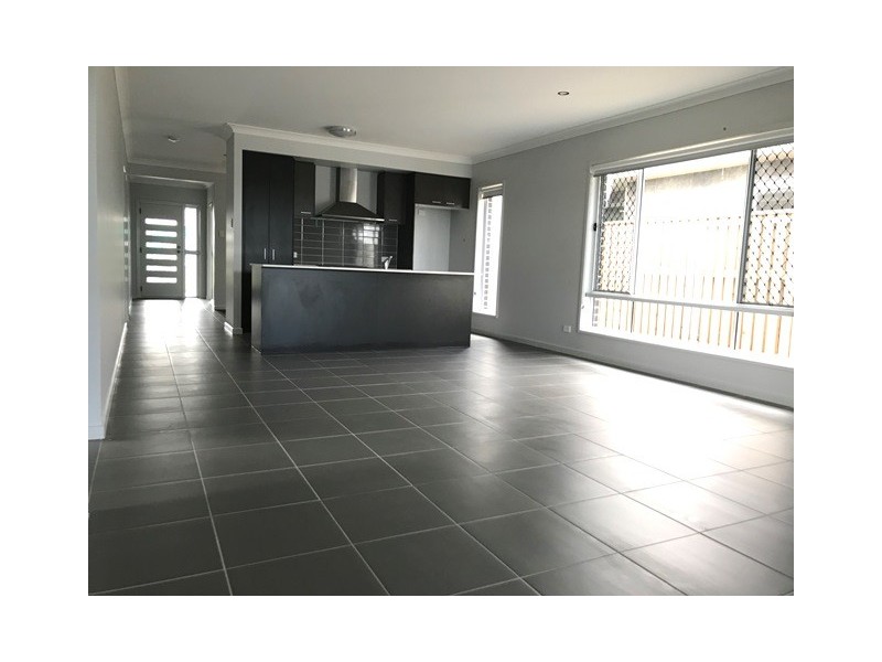 2 Haskins Street, Caloundra West QLD 4551