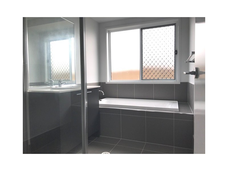 2 Haskins Street, Caloundra West QLD 4551