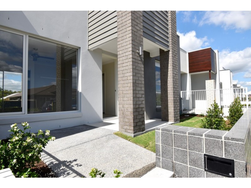 16 Pamphlett Place, Palmview QLD 4553