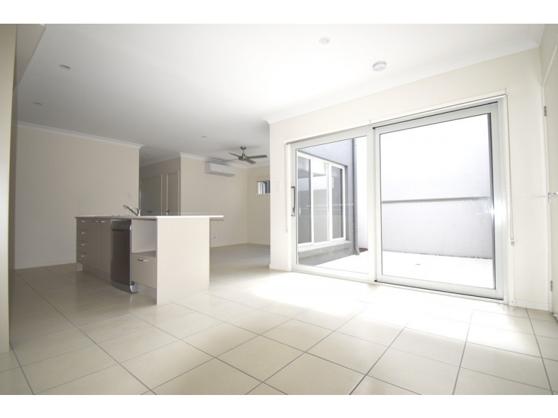 16 Pamphlett Place, Palmview QLD 4553