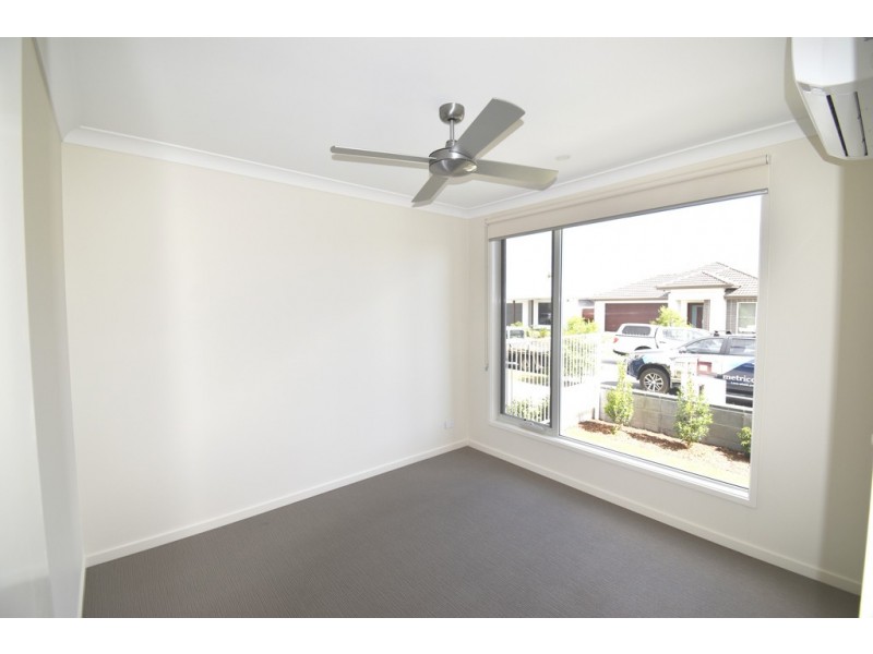 16 Pamphlett Place, Palmview QLD 4553