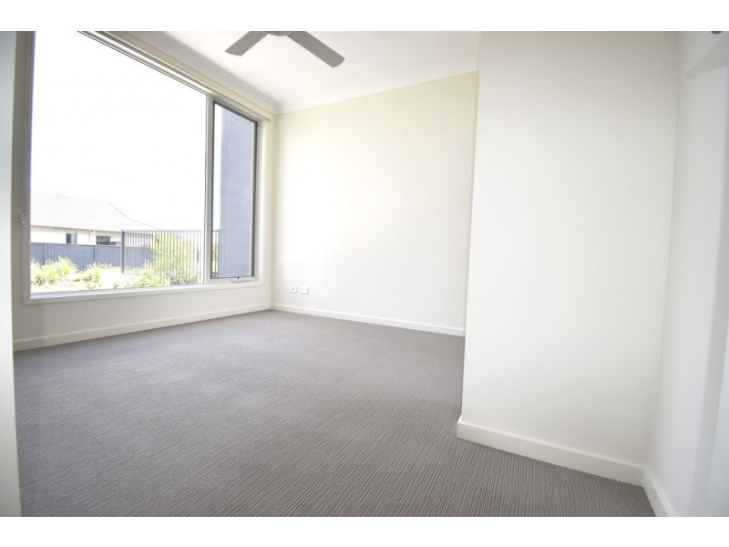 16 Pamphlett Place, Palmview QLD 4553