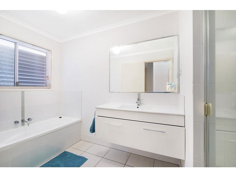 15 Pinanga Place, Little Mountain QLD 4551