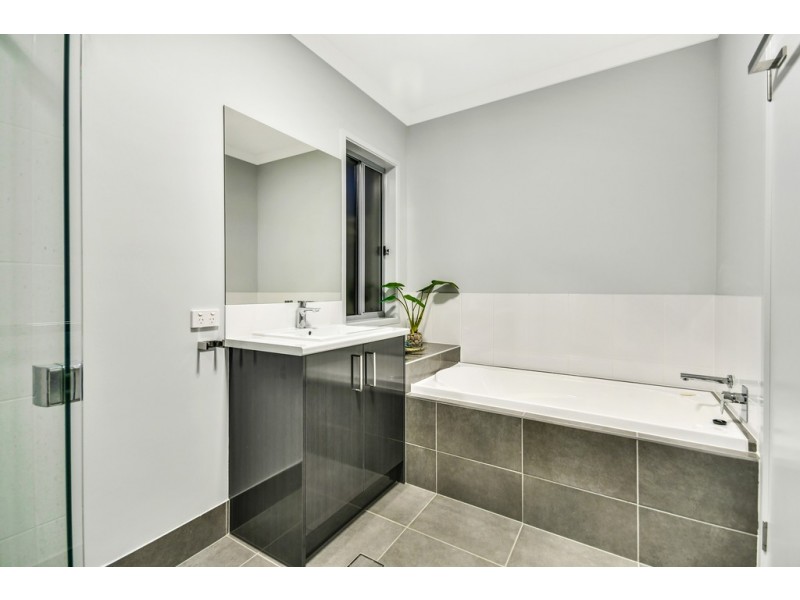 20 Ruby Crescent, Meridan Plains QLD 4551