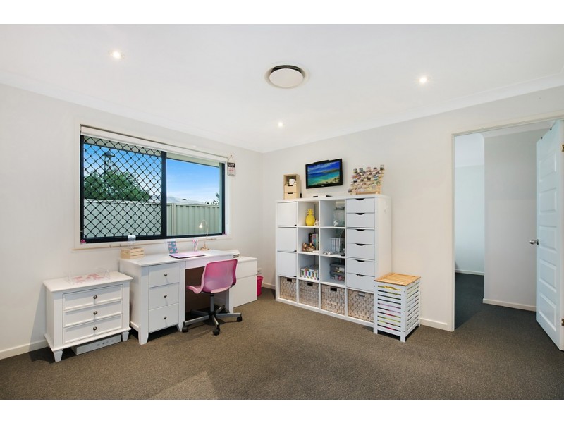 4 Prow Street, Caloundra West QLD 4551