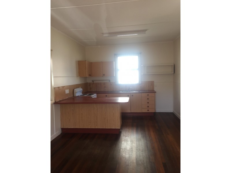 27 Kennedy Parade, Golden Beach QLD 4551