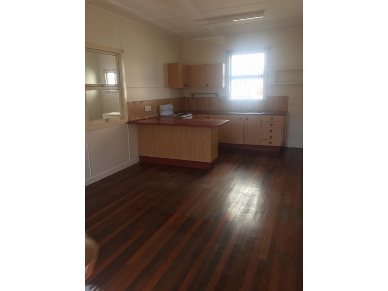 27 Kennedy Parade, Golden Beach QLD 4551