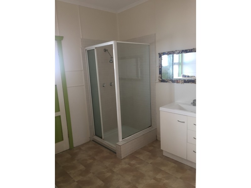 27 Kennedy Parade, Golden Beach QLD 4551