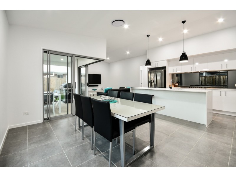 9 Dunlop Crescent, Caloundra West QLD 4551