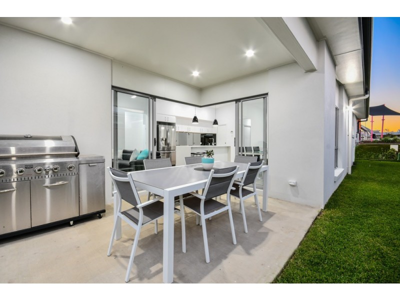 9 Dunlop Crescent, Caloundra West QLD 4551