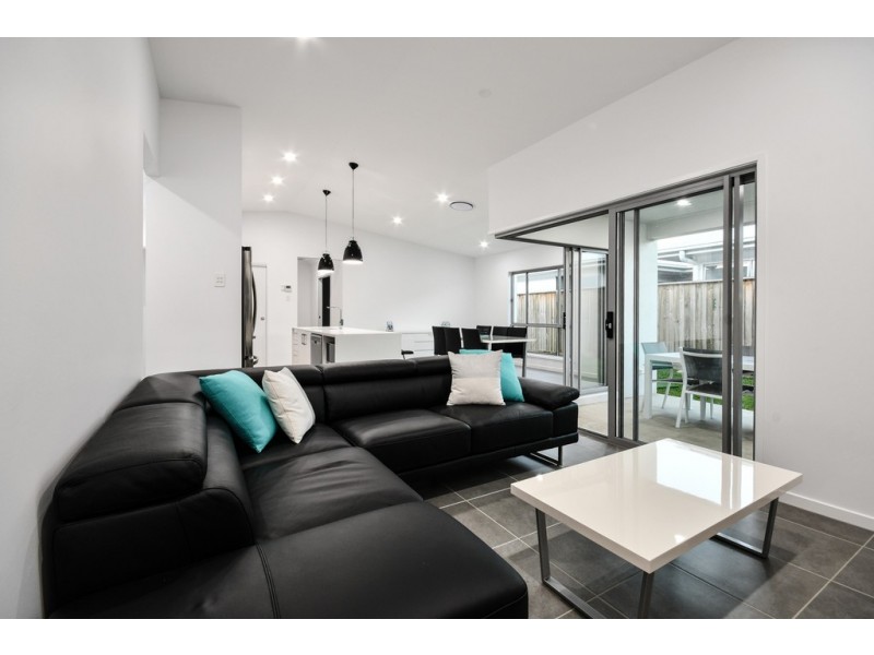 9 Dunlop Crescent, Caloundra West QLD 4551