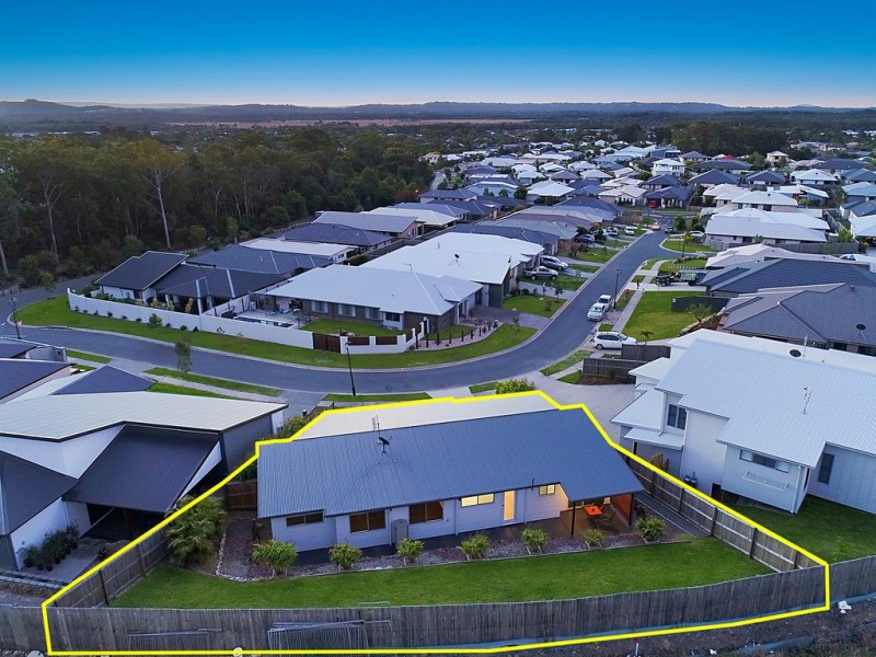 15 Tree View Crescent, Little Mountain QLD 4551