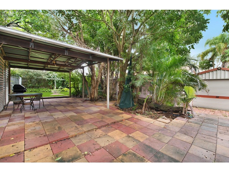 8 Sutherland Street, Dicky Beach QLD 4551