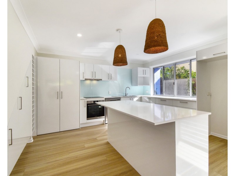 Unit 2/3 Bott Street, Dicky Beach QLD 4551