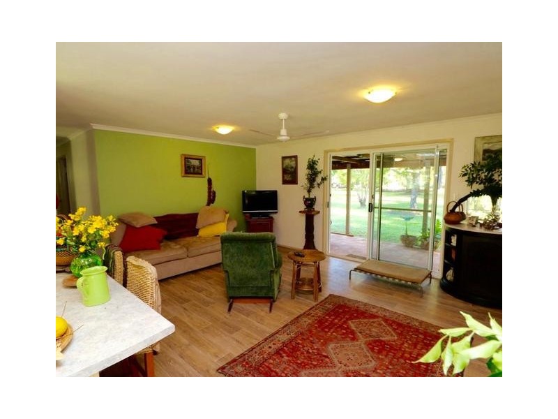 32 Whites Road, Landsborough QLD 4550
