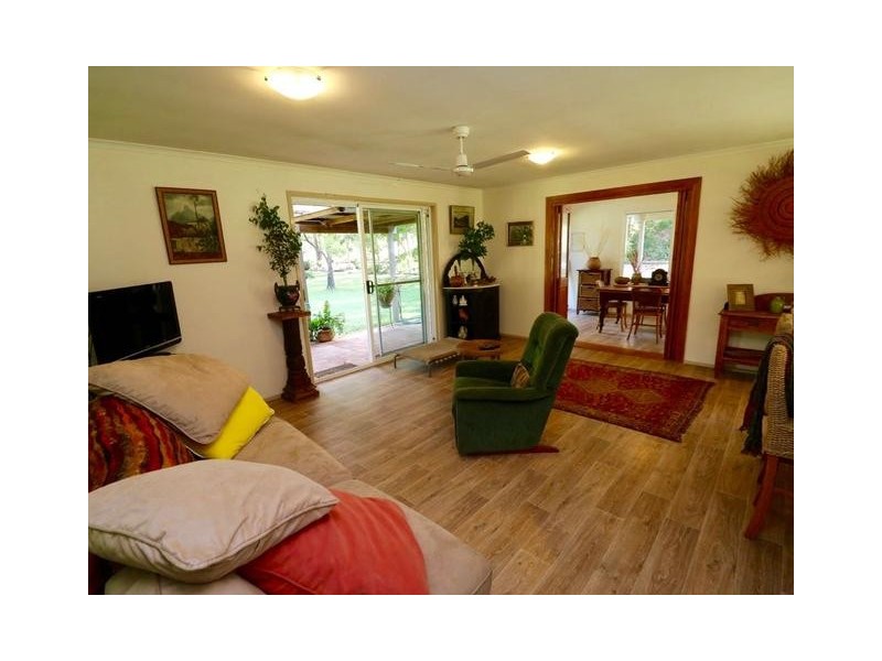 32 Whites Road, Landsborough QLD 4550