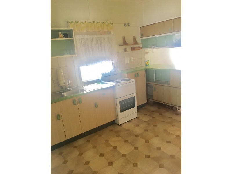 20 Kennedy Parade, Golden Beach QLD 4551