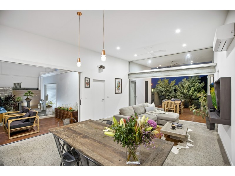 8 Bluff Street, Birtinya QLD 4575