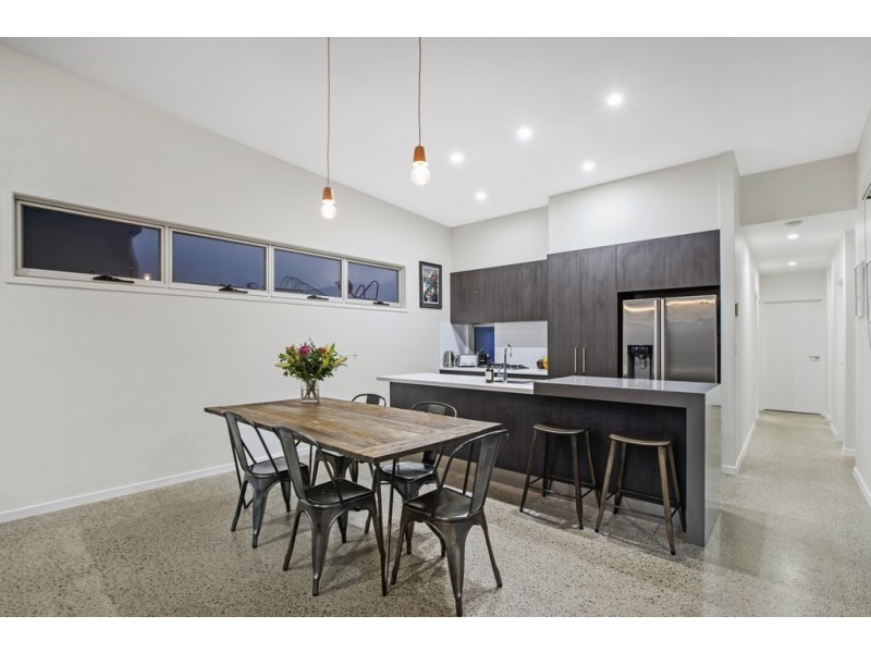 8 Bluff Street, Birtinya QLD 4575