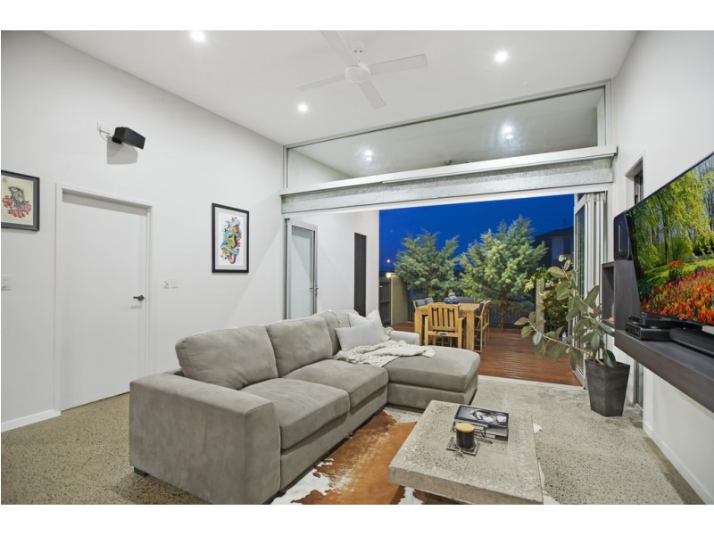 8 Bluff Street, Birtinya QLD 4575