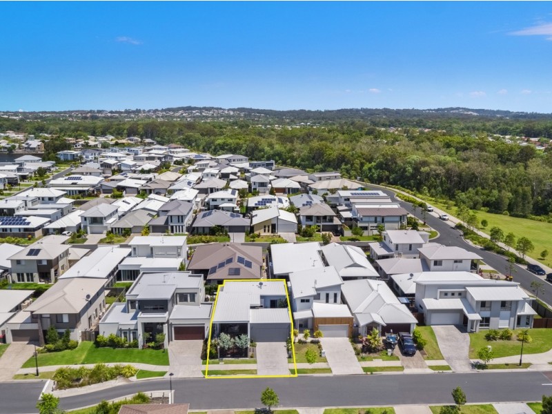 8 Bluff Street, Birtinya QLD 4575