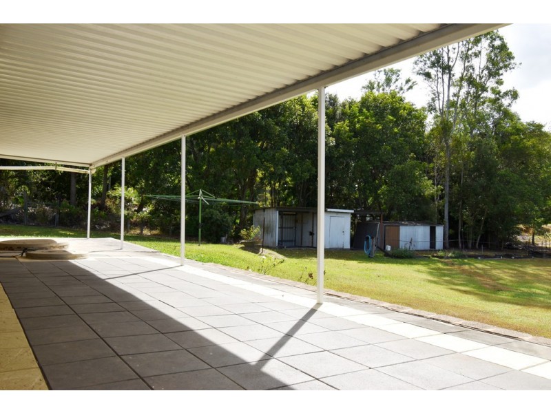 8 Amigh Road, Landsborough QLD 4550