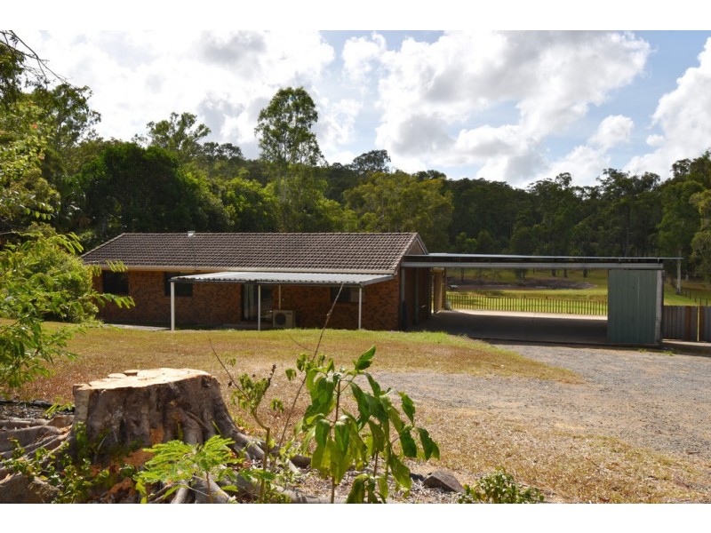 8 Amigh Road, Landsborough QLD 4550