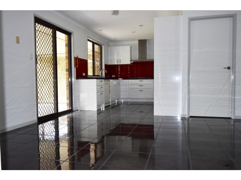 8 Amigh Road, Landsborough QLD 4550