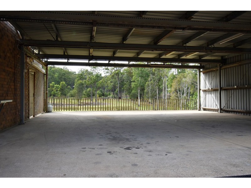 8 Amigh Road, Landsborough QLD 4550