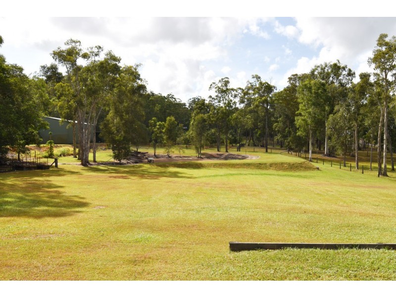 8 Amigh Road, Landsborough QLD 4550