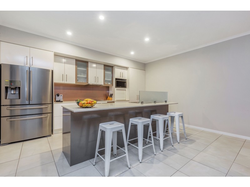 9 Parkhill Court, Little Mountain QLD 4551