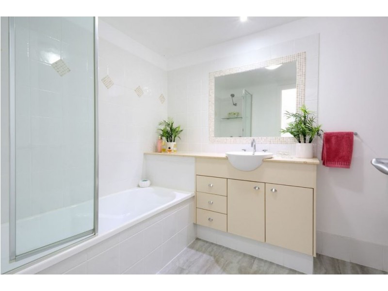 12/1 Millennium Circuit, Pelican Waters QLD 4551