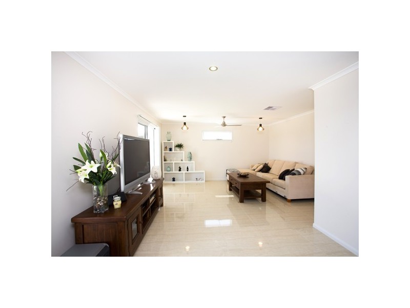 4 Reef Court, Birtinya QLD 4575