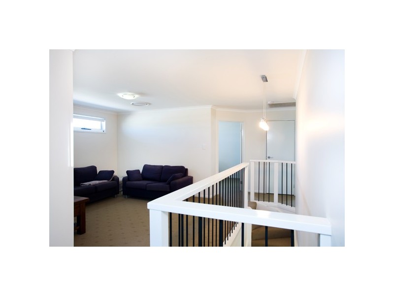 4 Reef Court, Birtinya QLD 4575