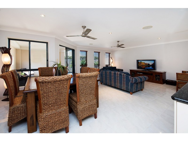 6 Bangalore Close, Caloundra West QLD 4551