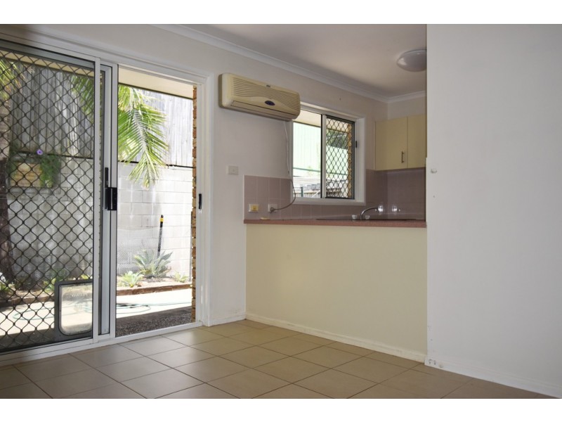 2/43 Arthur Street, Kings Beach QLD 4551