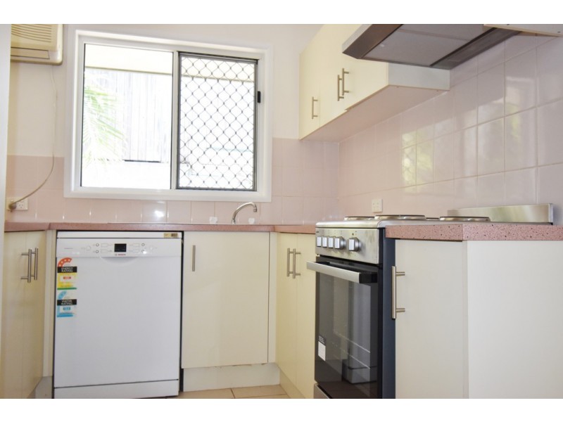 2/43 Arthur Street, Kings Beach QLD 4551