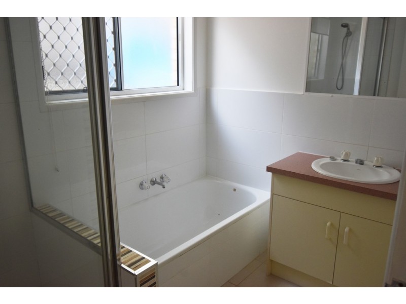 2/43 Arthur Street, Kings Beach QLD 4551