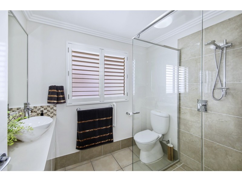 Unit 4/30 Canberra Terrace, Caloundra QLD 4551