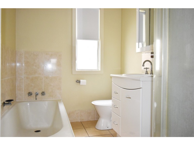 3 Mahia Terrace, Kings Beach QLD 4551