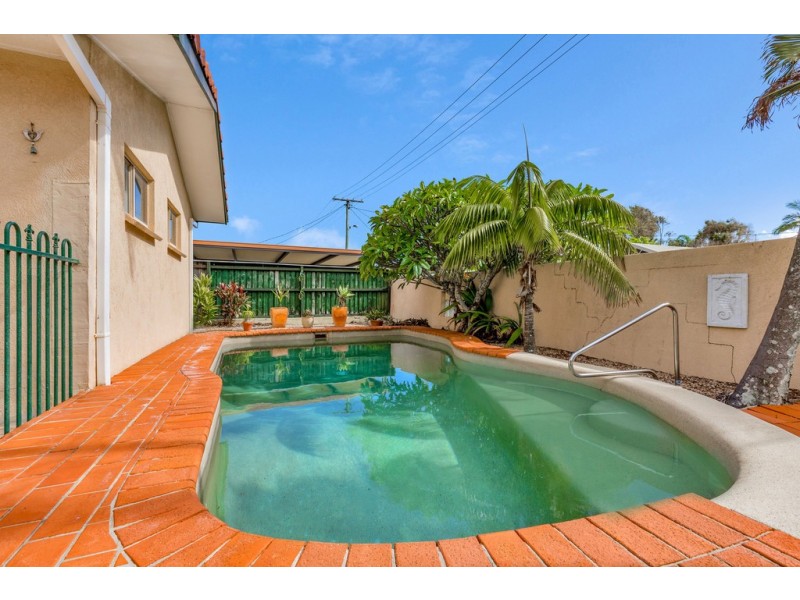 8 Elinya Street, Battery Hill QLD 4551