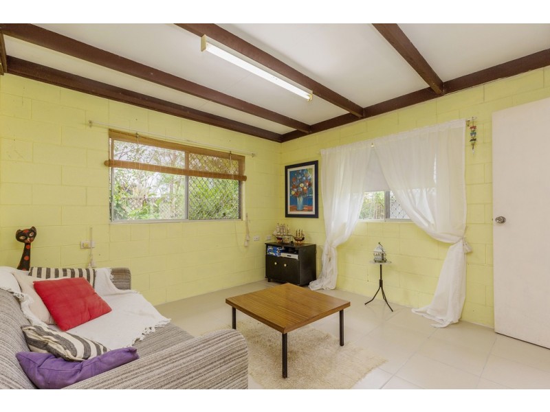 8 Elinya Street, Battery Hill QLD 4551