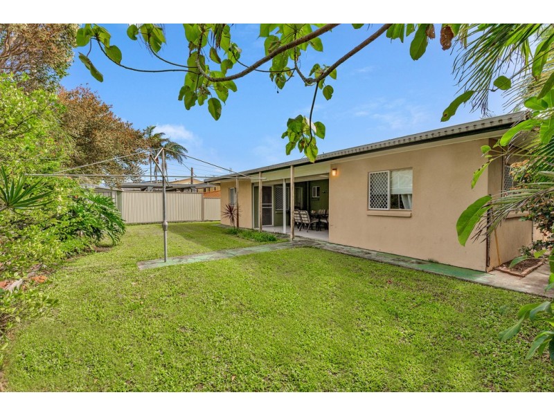 8 Elinya Street, Battery Hill QLD 4551