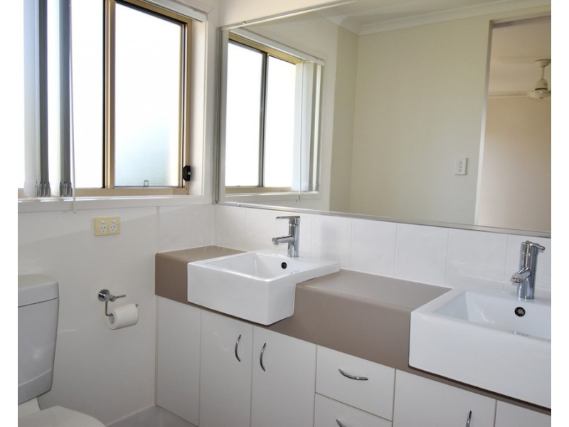 11 Gloria Close, Glass House Mountains QLD 4518