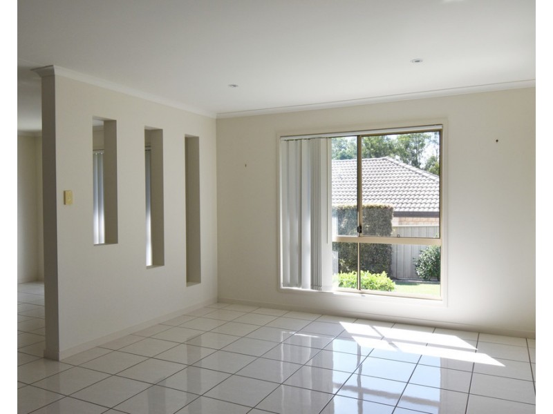 11 Gloria Close, Glass House Mountains QLD 4518