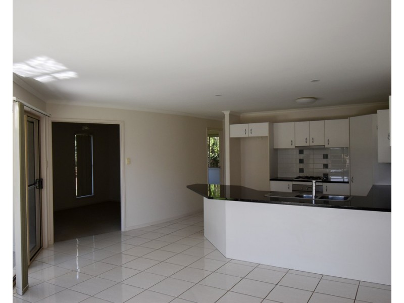 11 Gloria Close, Glass House Mountains QLD 4518